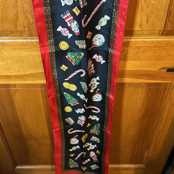 Echo Silk Vintage Christmas Scarf EXCELLENT CONDITION 11”X60” - Picture 4 of 4
